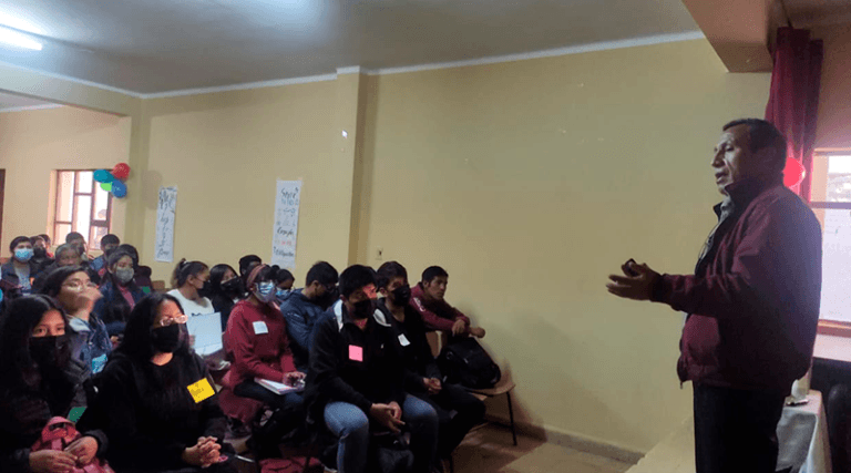 Gran participación y compromiso en el Curso de formación para catequistas de la Diócesis de Oruro