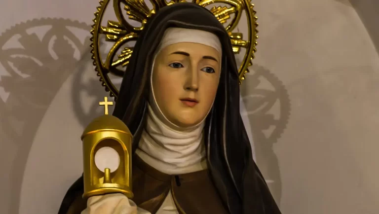 Santo del día: Hoy celebramos a santa Clara de Asís, fundadora de las hermanas clarisas